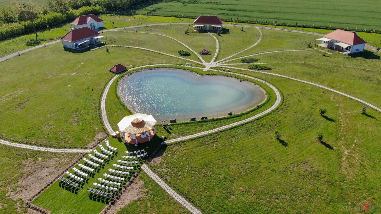 Chalets Franciska Major, Pro Village Sopronkovesd Екстер'єр фото